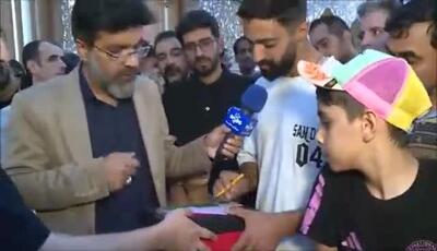 جشن تولد سردار سلامی با روشن شدن شمعهای مشکی به دست دختر فرمانده شهید