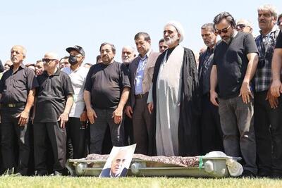 حضور پیشکسوتان فوتبال ایران در مراسم تشییع پیکر داریوش مصطفوی + عکس