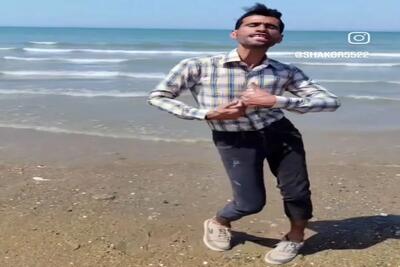 آواز شاد؛ مرد عین رشته های نودل تو قابلمه آب میرقصه ببینی معده ات پیچ و تاب میخوره