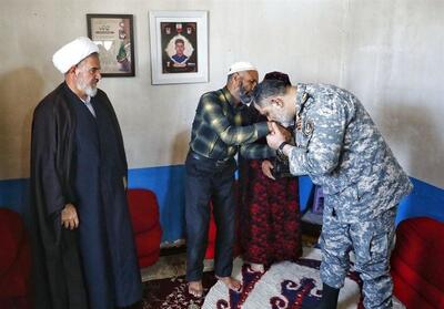 دریادار ایرانی: در برابر دشمن متجاوز‌ محکم خواهیم ایستاد - تسنیم