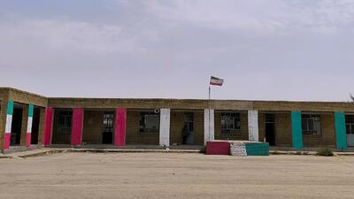 اردوی جهادی دانشجو معلمان خوزستانی در رامهرمز؛ از رنگ‌آمیزی مدارس تا دیدار با خانواده‌های شهدا