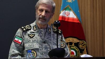 فرمانده کل ارتش: تهدید دشمن را تمام شده تلقی نمی کنیم