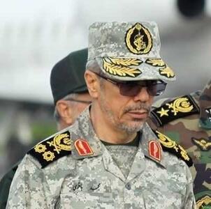 چهره متمرکز سپهبد باقری روی نقشه نظامی / عکس دیده‌نشده از سپهبد باقری در عملیات نظامی