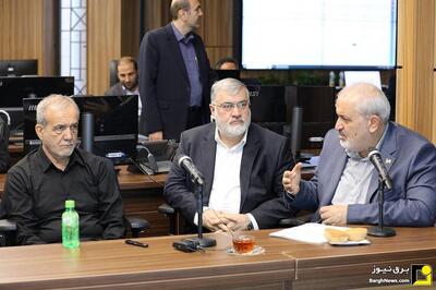 بازدید سرزده رئیس جمهور از وزارت نیرو