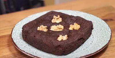 طرز تهیه کیک بدون شکر، بدون پخت، بدون آرد، آماده در ۴ دقیقه! (ساده ترین دستور پخت در جهان)