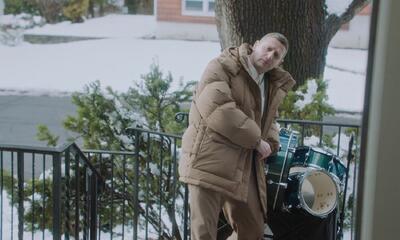 نقد و بررسی فیلم Friendship | تحقیر بزرگ یک شخصیت - گیمفا