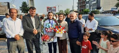 استقبال آملی‌ها از دختر طلایی شهر