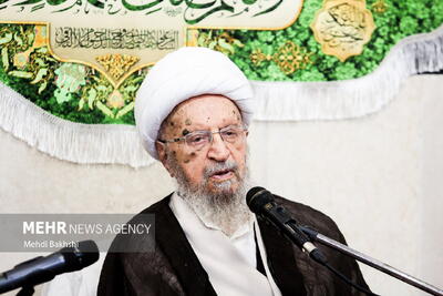 تاکید آیت الله مکارم بر حفظ سنت‌های حوزه همزمان با توجه به شرایط جدید