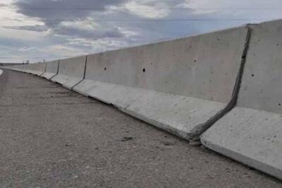 نصب نیوجرسی‌های مفصلی به جای گاردریل‌های قدیمی در دماوند