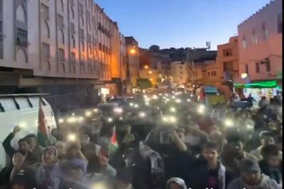 تحصن مردم مغرب در اعتراض به پهلوگرفتن کشتی‌های رژیم صهیونیستی