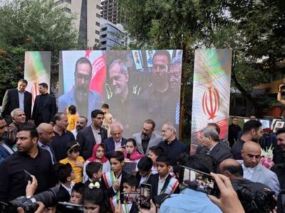 حضور پزشکیان در مراسم گرامیداشت شهدای خردسال حمله اسرائیل