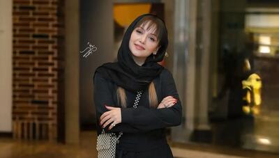 استایل شیک و مینیمال نازنین بیاتی در نمایشگاه «چند تکه آیینه» (عکس)