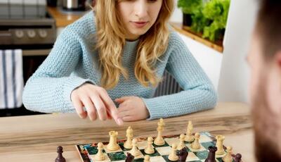  بهترین بازی های دونفره خانگی؛ ۳۰ بازی سرگرم‌کننده برای روزهای خانه‌نشینی