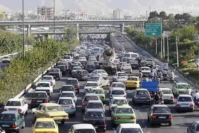 جدیدترین وضعیت ترافیکی معابر و بزرگراه‌های شهر تهران