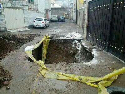 نشست زمین در کاشان خودرویی را بلعید