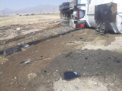 واژگونی تانکر حامل گازوئیل در محور قروه - همدان