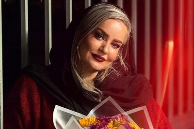 وقتی وسط آرایش کردن نعیمه نظام دوست برق میره