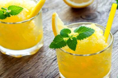 طرز تهیه یخ در بهشت لیمویی؛ خنک‌ترین نوشیدنی تابستانی