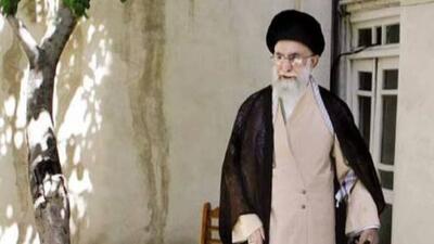 مات و مبهوت شدن بعد دیدن سادگی خانه رهبری انقلاب در اینفیلم / از درب ورودی  قدیمی  تا دیوارهای سیمانی نم گرفته حیاط خانه اش + عکس ها