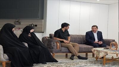 دیدار دستیار رهبر معظم انقلاب با خانواده شهید محمود باقری + فیلم