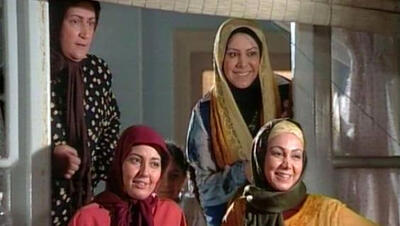 عکس خانم بازیگر «خانه‌به‌دوش» در کابین هواپیما