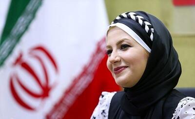 عکس متفاوت خاله‌شادونه در استادیوم فوتبال