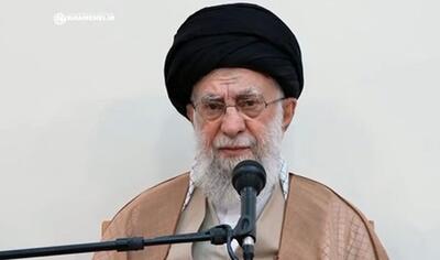 فیلم دیده‌نشده‌ از حضور رهبر انقلاب با گان پزشکی در اتاق عمل