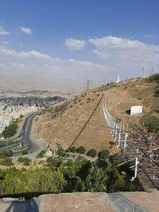 عکس/ نمایی شگفت انگیز از پل معلق پارک جنگلی آبیدر سنندج | اقتصاد24