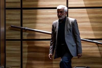 انتقاد مشاور قالیباف از سعید جلیلی: می‌خواهند در اذهان تثبیت کنند که «موسی» در دسترس نیست، اما او هر روز در تصمیم گیری‌ها، جلسات و پشت بلندگو بود/ مردم در روزهای جنگ نشان دادند که تمام قد پشت «موسی» هستند و قوم بنی اسرائیل نیستند که با بی‌خبری ‎«گوساله پرست» شوند