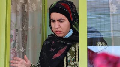 تصویر روز | صهبا شرافتی روناک سریال نون خ در کنار مادرش | گلی شی