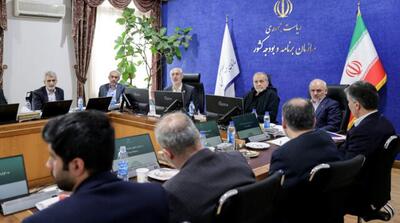 انتقاد رئیس‌جمهور از پرداخت بی‌ضابطه ردیف‌های دستمزدی به مدیران ناکارآمد - مردم سالاری آنلاین
