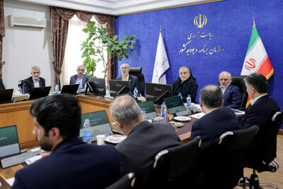 پزشکیان: نگذاریم مردم زیر چرخ فشارهای اقتصادی خرد شوند