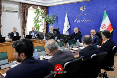 رئیس جمهور و وزیر اقتصاد و رئیس سازمان برنامه و بودجه در دورهمی جهادی