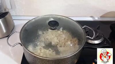 طرز تهیه پفیلا خانگی در طعم‌ های پنیری، گوجه‌ای و سرکه‌ ای / فیلم