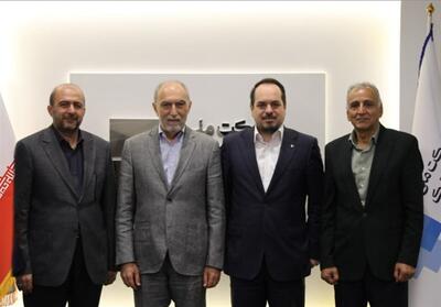 دیدار بنیان‌گذار گروه ملی انفورماتیک با اعضای هیأت‌مدیره - تسنیم