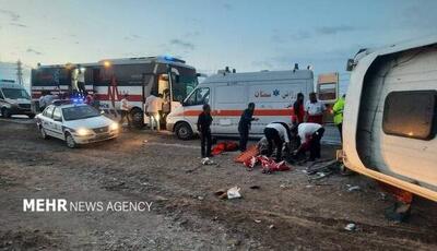 واژگونی اتوبوس کارکنان شرکت نفت در جاده قدیم اهواز - خرمشهر با ۵ مصدوم