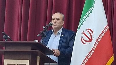 خبرنگاران عزتمندانه پای نظام و انقلاب ایستاده اند