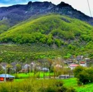 درسایه مسئولیت گریزی آب منطقه ای گیلان، آب مردم داماش بلعیده می شود/  ۴۰۰ خانوار در اعتراض به برداشت کارخانه آب معدنی به پا خاستند