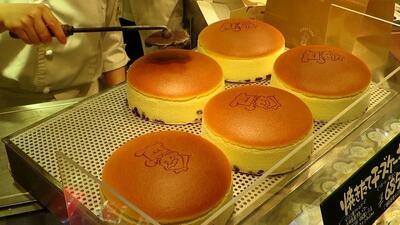 طرز تهیه چیز کیک ژاپنی با بافتی لطیف و پف دار خوشمزه