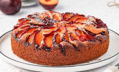 طرز تهیه کیک آلو سیاه؛ کیک تابستانی خوشمزه