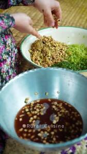 برداشت بادمجان و فلفل از مزارع روستایی؛ طرز تهیه ترشی هفت‌ بیجار