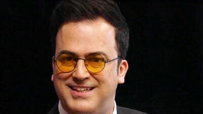 خوانندگی شاد و شنگول حامد آهنگی با آهنگ معروف مثلاً روم زوم کنی برای کشف استعداد/ مهمون از خنده غش کرد+فیلم