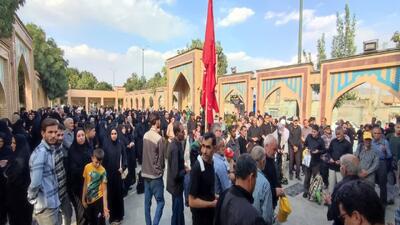 بدرقه پرشکوه کاروان پیاده‌روی انصارالحسین (ع) شهر صالح‌آباد؛ گامی در مسیر عشق و ارادت