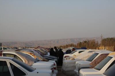 انتقال خودروهای رهاشده در شهر مهران به پارکینگ اربعین