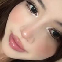 آرایش طبیعی و زیبا برای مهمانی‌های دوستانه