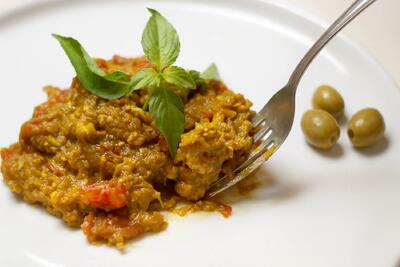 طرز تهیه میرزا قاسمی شمالی کبابی در فر به روش آسان