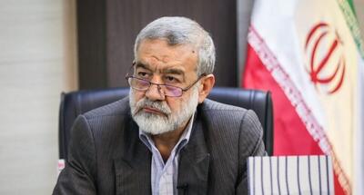 دولت دکتر پزشکیان اولین دولتی است که راهکار عبور از بحران‌های کشور را   تعطیلی   و   گران کردن خدمات   می‌داند