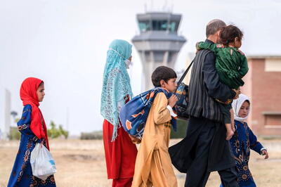 مقصر جعلی: تحلیل جامعه‌شناختی ساخت دشمن از مهاجران افغانستانی |  انصاف نیوز