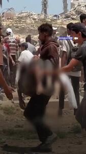 ببینید؛ مرگ دلخراش کودک فلسطینی بر اثر سقوط جعبه کمک هوایی روی سرش