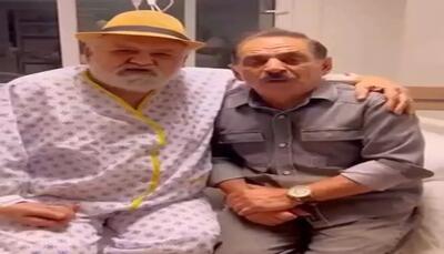 عکس تازه از اکبر عبدی روی تخت بیمارستان در کنار آقا رشید | 18 مرداد 1404